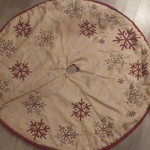 Festive Maroon And Gold Snowflake Tree Skirt